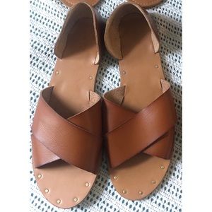 Universal Thread brown strappy sandal flats